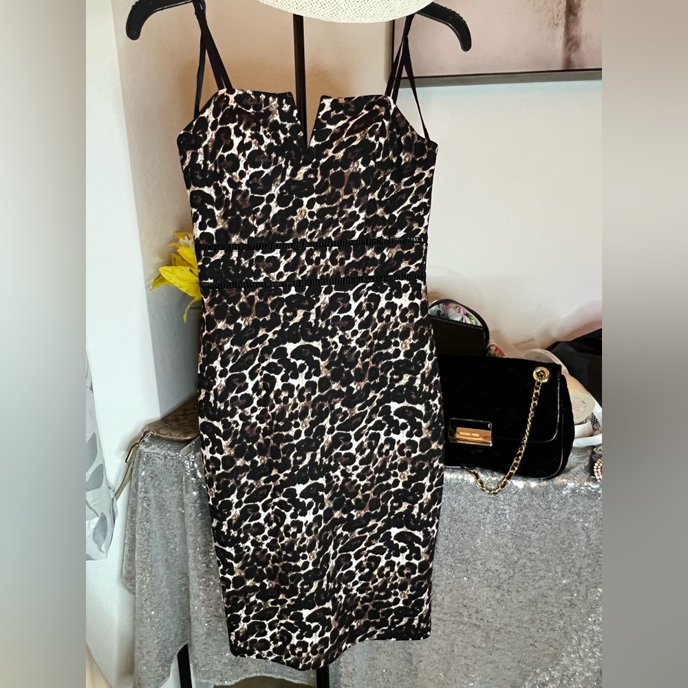 5 for $20 🌹 Stunning leopard print, pencil skirt dress Sz S